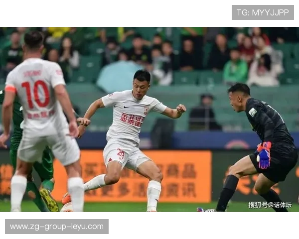 打哭了！长春亚泰0-4遭北京国安横扫，谭龙泪目，提前1轮跌进中甲