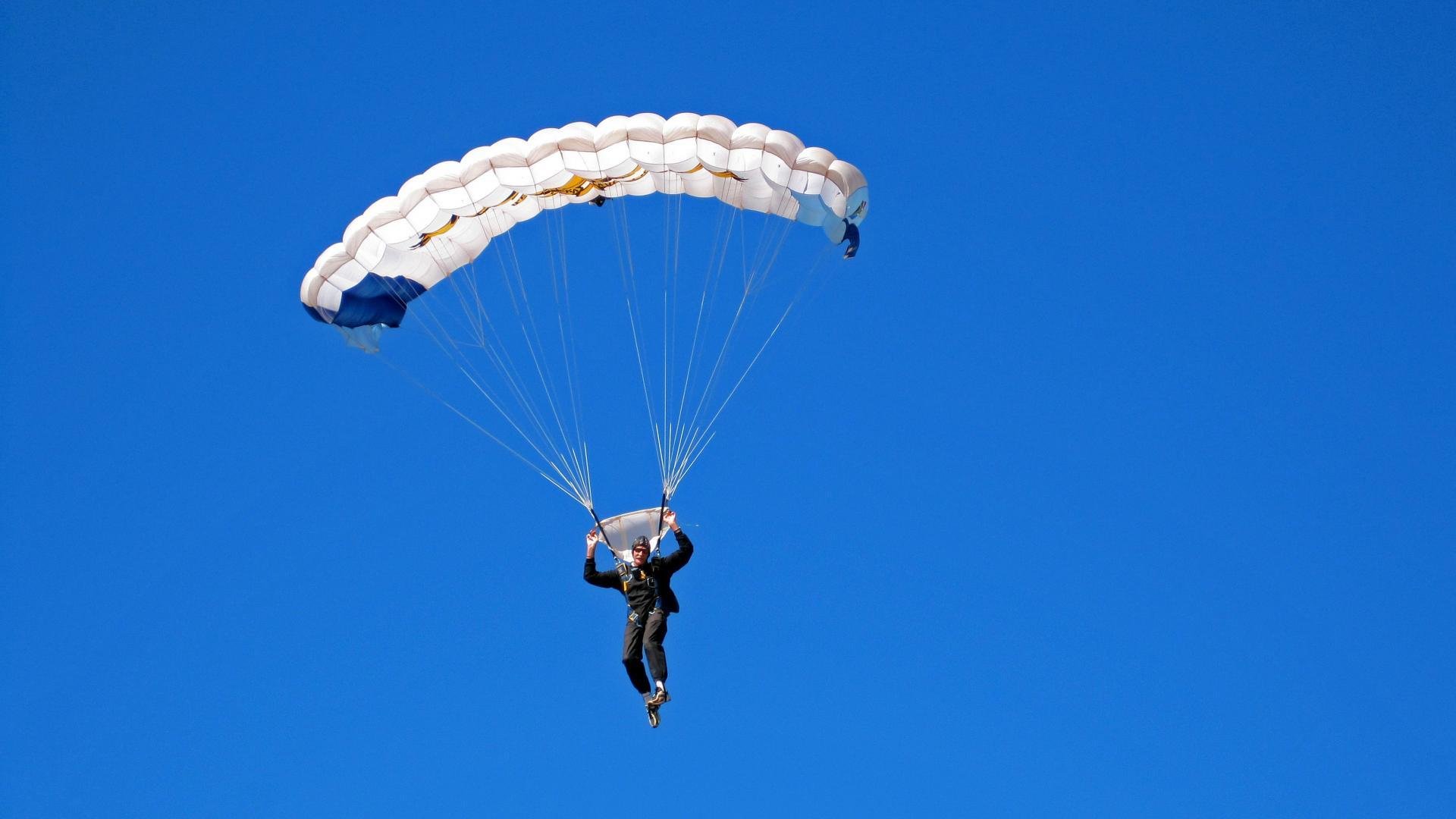 乐鱼app下载-世界杯点滴：那些让人热泪盈眶的瞬间，如果让人回忆世界杯期间令人深刻的案例
